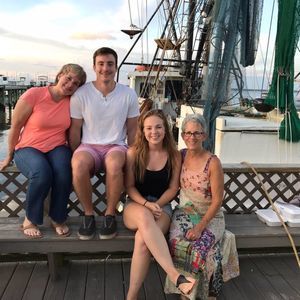 Meet your Posher, Kelly